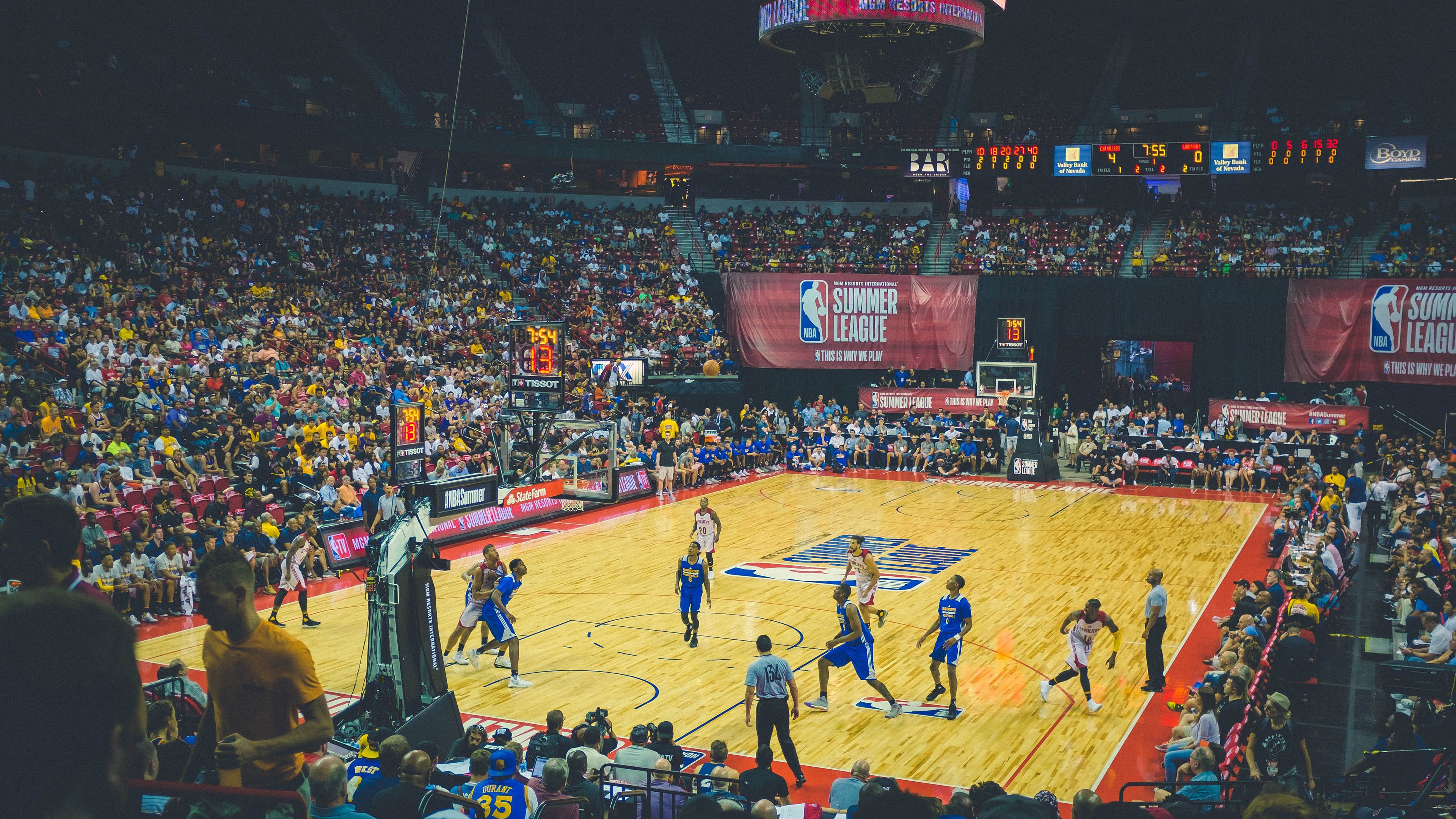 基：全黑队的“球场焦点”，每次出场都让人期待他在攻防两端的精彩表现